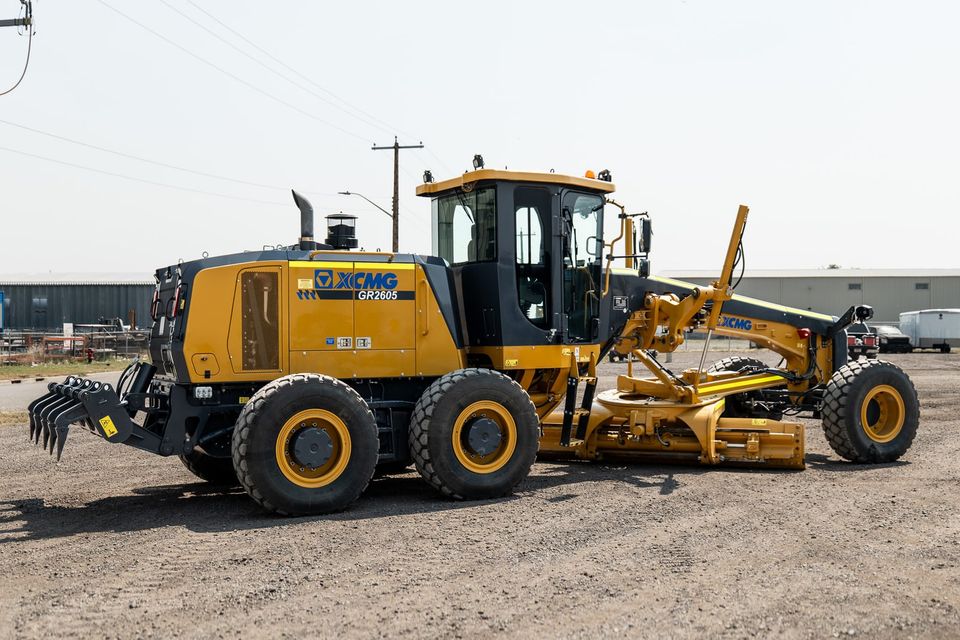 GR2605 Motor Grader photo 9