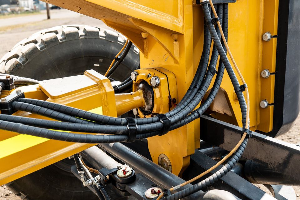 GR2605 Motor Grader photo 13