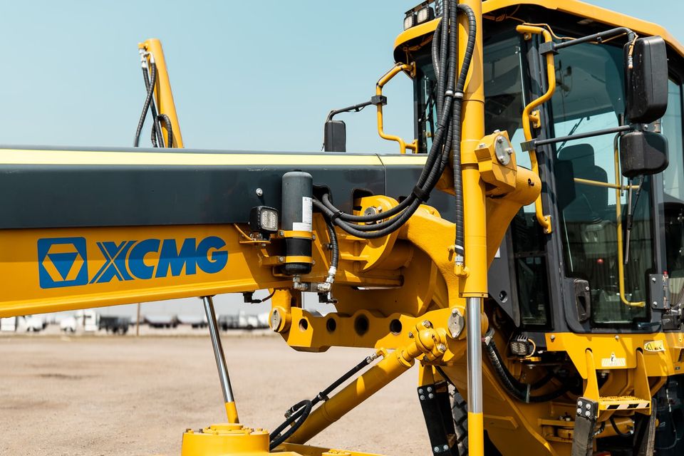 GR2605 Motor Grader photo 14