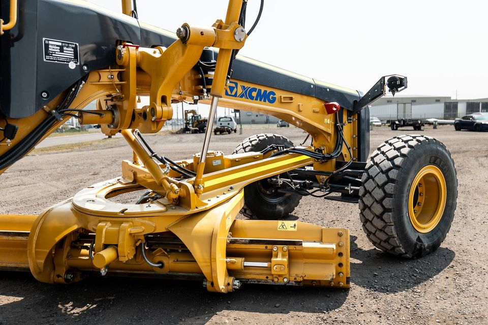 GR2605 Motor Grader photo 22