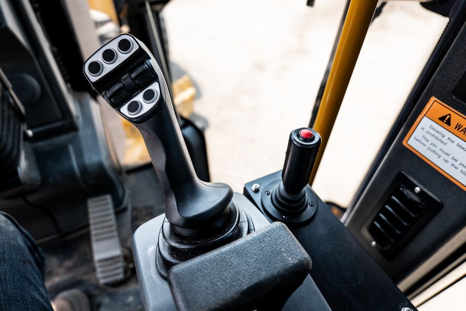 GR2605 Motor Grader photo 25