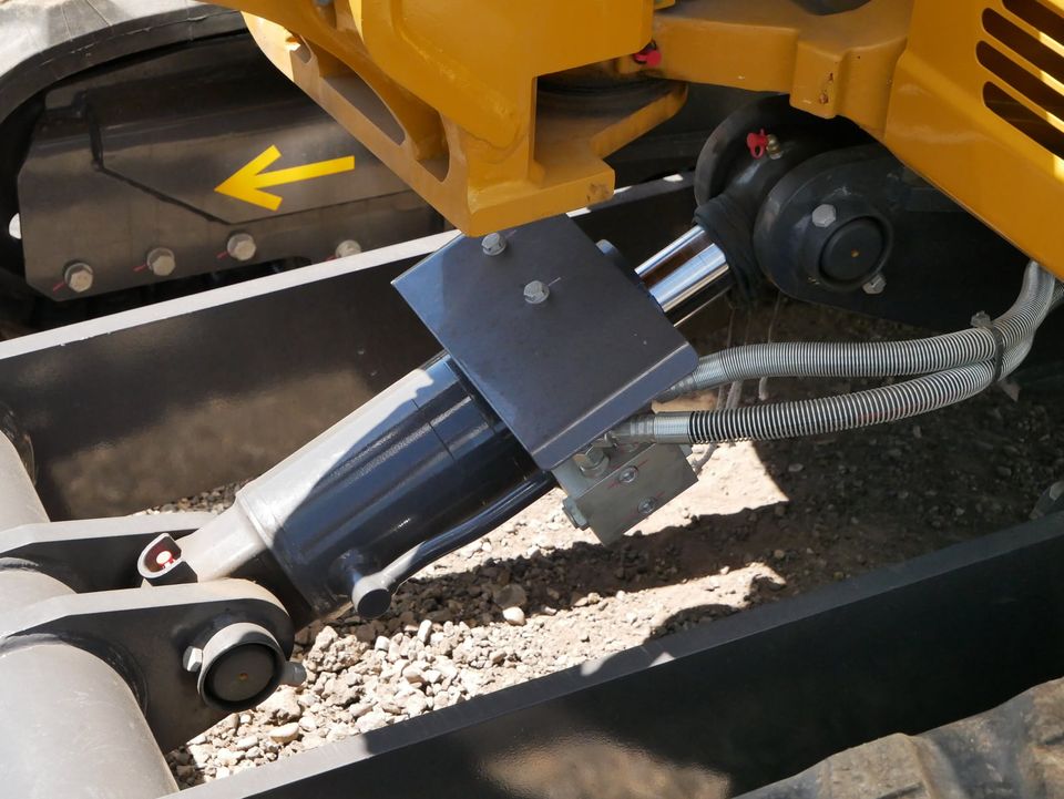 2025 XCMG XE55U photo 3
