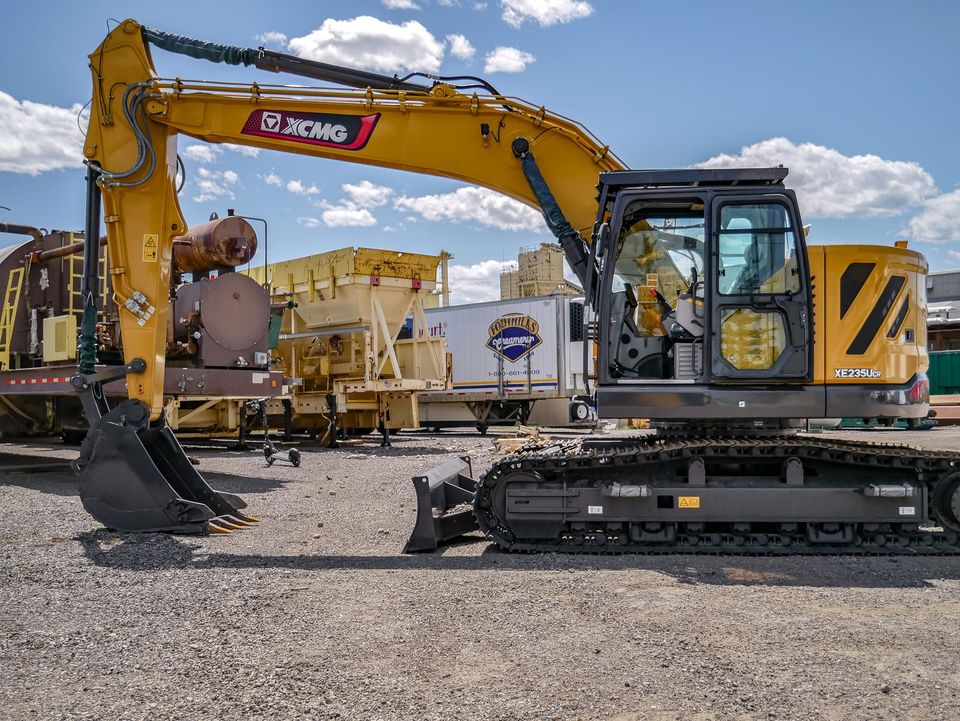 XE235UCR photo 1