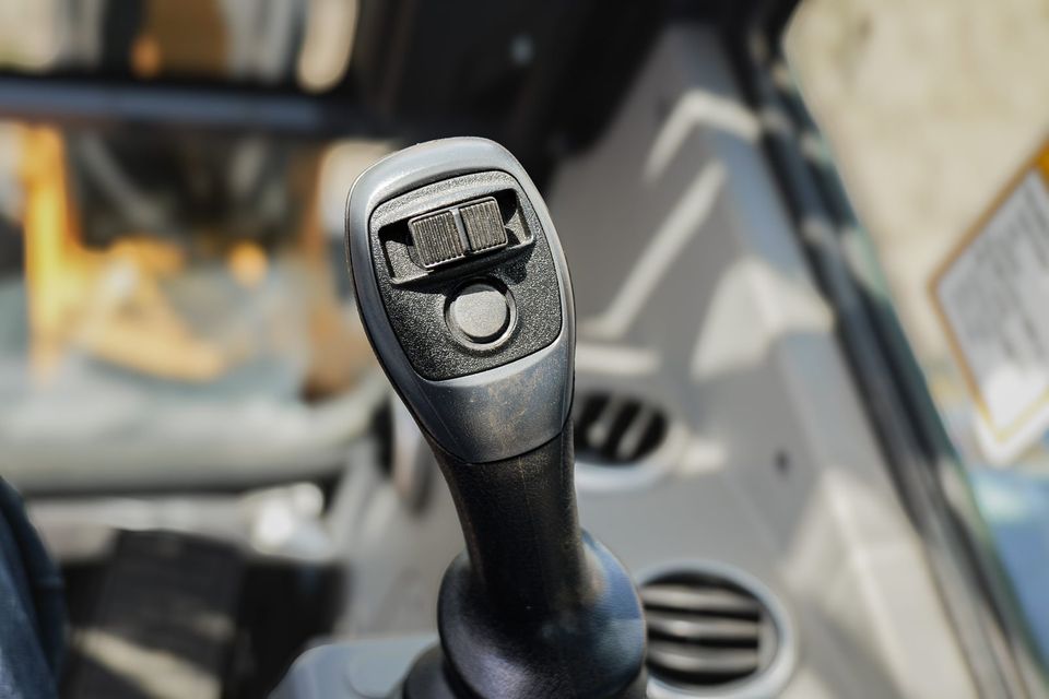 XE35U photo 14