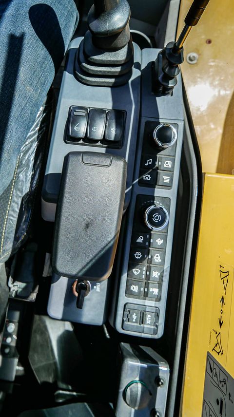 XE80U photo 13