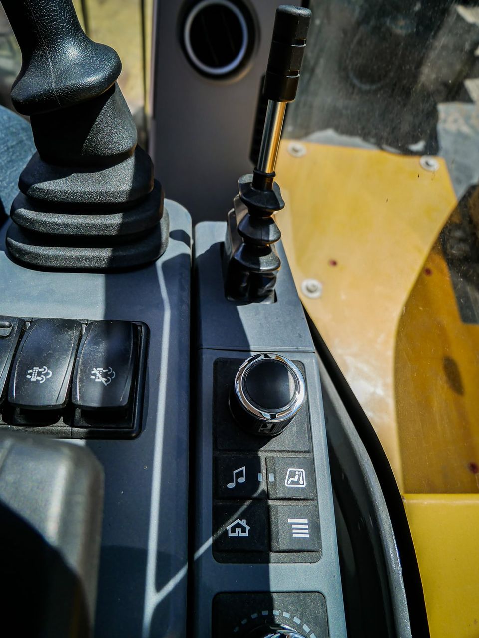 XE80U photo 15