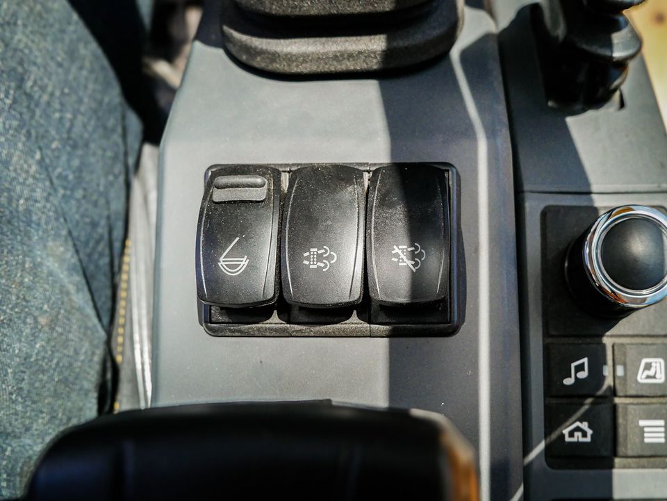 XE80U photo 16